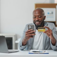 Pourquoi et comment utiliser une carte bancaire rechargeable