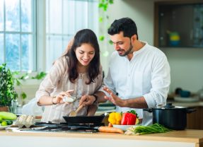 Économiser en cuisinant soi-même : recettes simples et bon marché