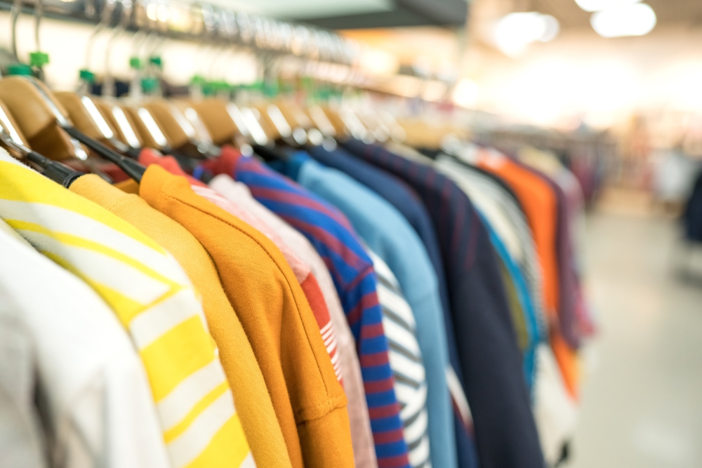 Louer ses vêtements : la nouvelle tendance qui rapporte