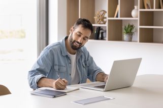 Comment se lancer dans la rédaction web freelance sans expérience