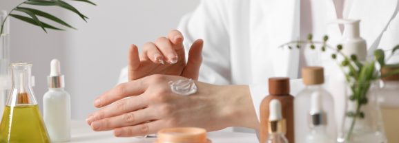 Tester des produits cosmétiques : les marques qui rémunèrent